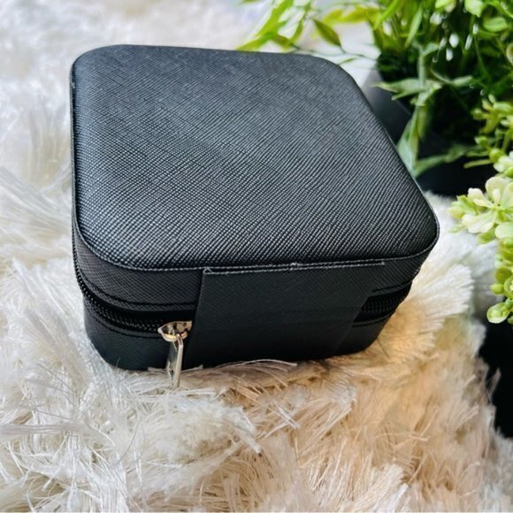 💖 Travel Jewelry Box Organizer Display Portable convenient‎ Case Color Bl… - Picture 5 of 10